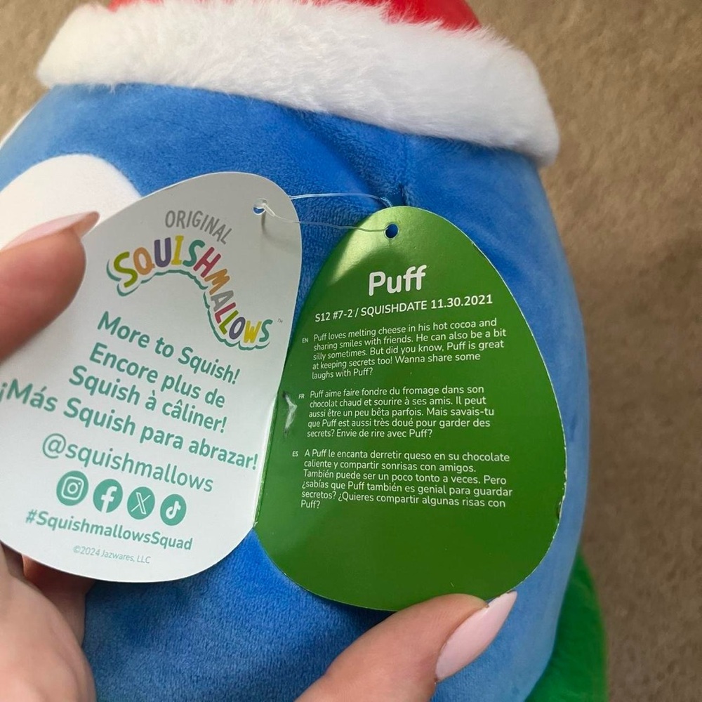 Puff the penguin Christmas Squishmallow - Picture 7 of 7